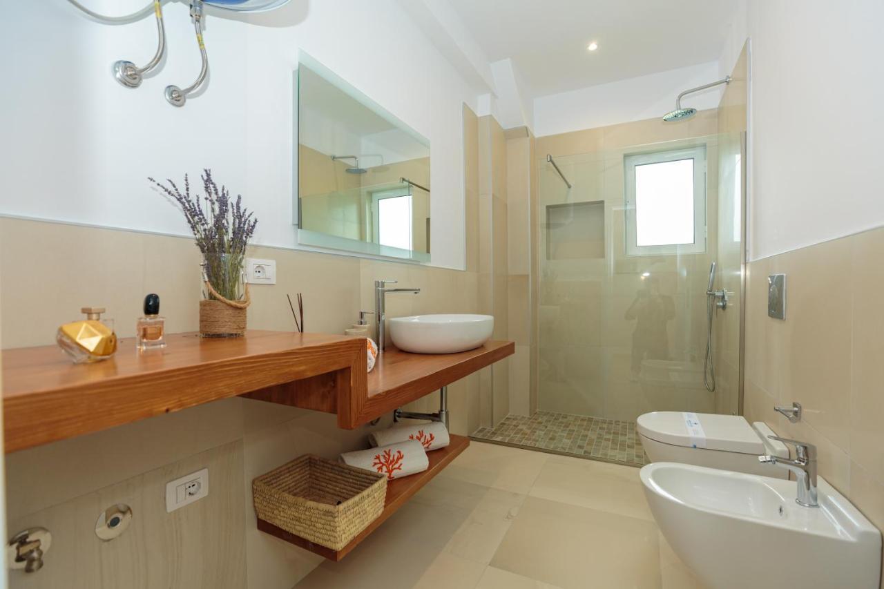 Holiday House Solemare Орикум Экстерьер фото