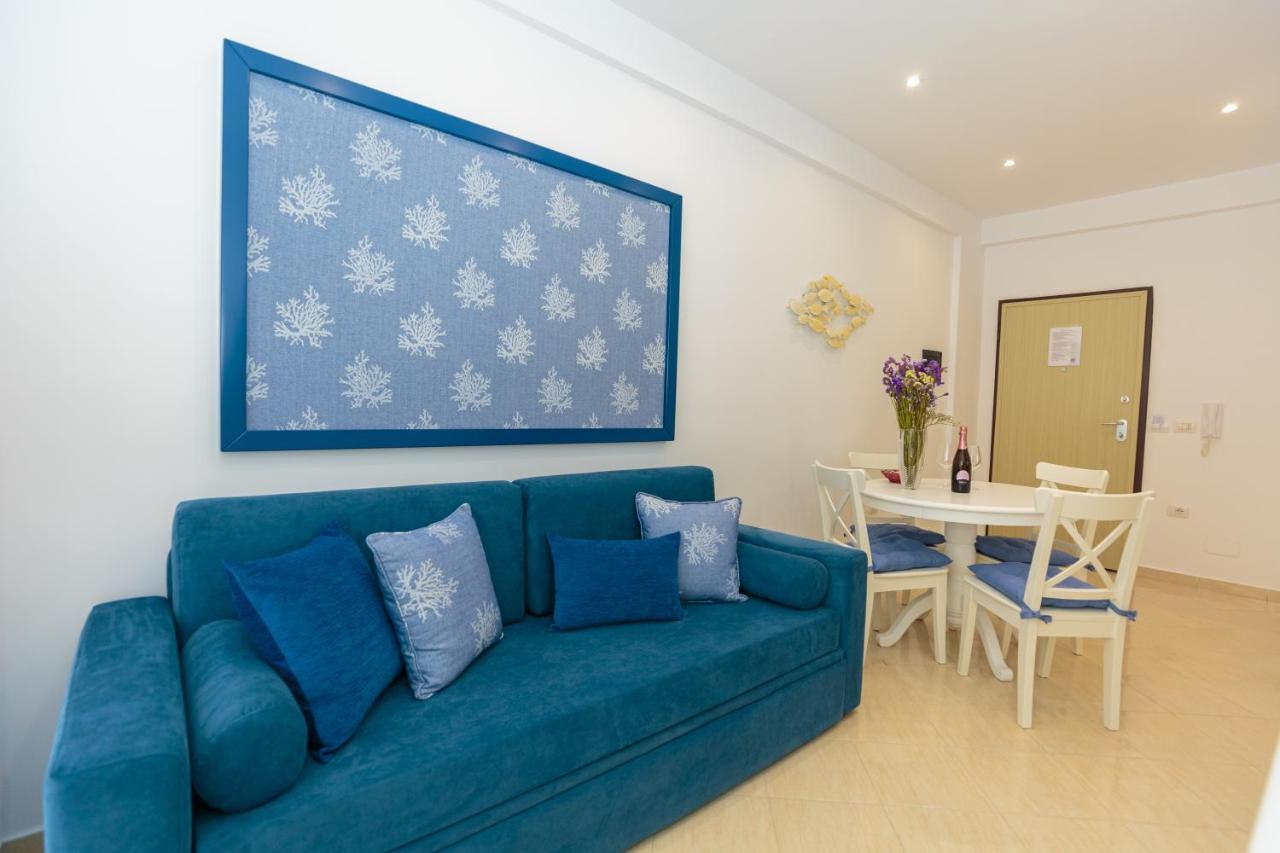 Holiday House Solemare Орикум Экстерьер фото