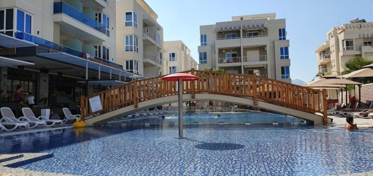 Holiday House Solemare Орикум Экстерьер фото
